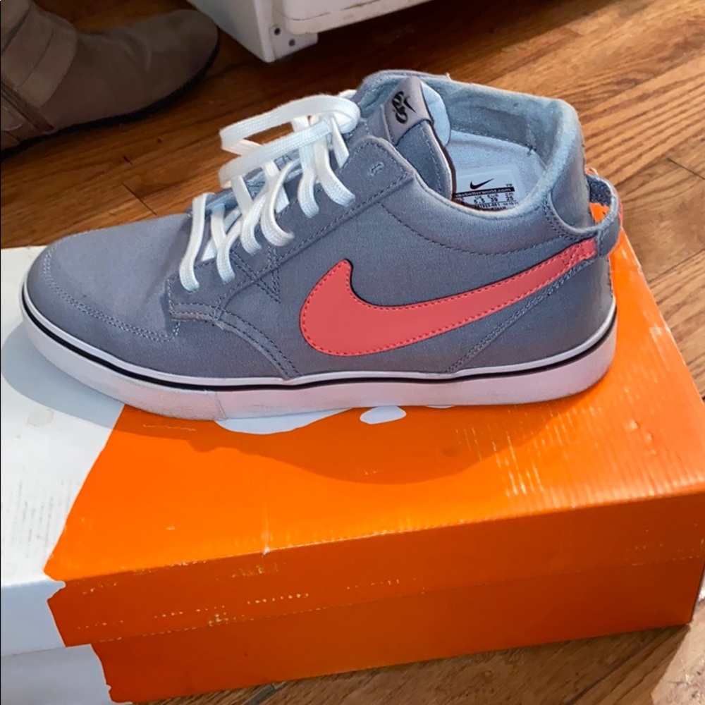 Women’s Nike Bratta LR 6.0